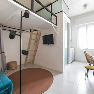 Naviglio Pavese Apartment Milan