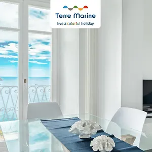 Salty Sky Flat , Terre Marine Apartment